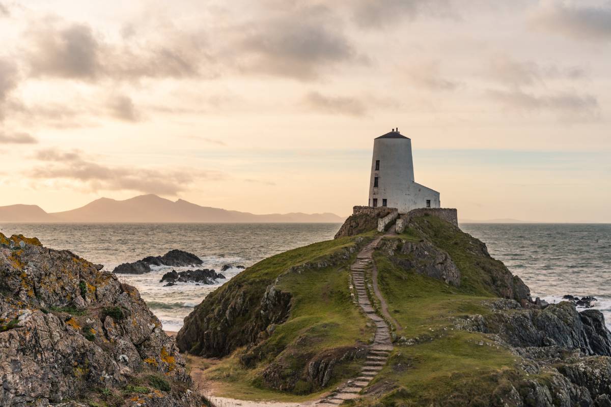 north wales lighthouse 